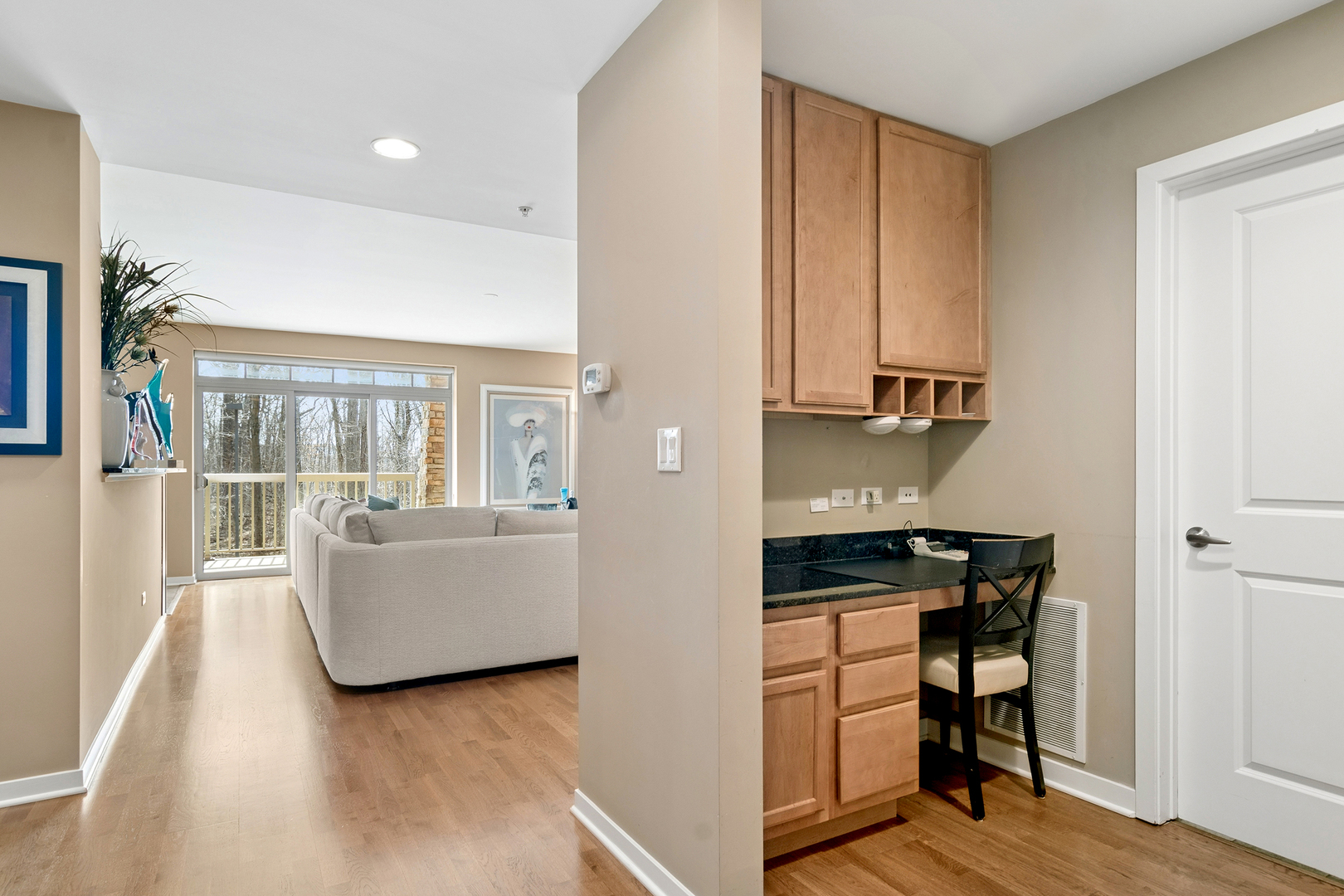 425 BENJAMIN Drive #202, Vernon Hills, IL 60061