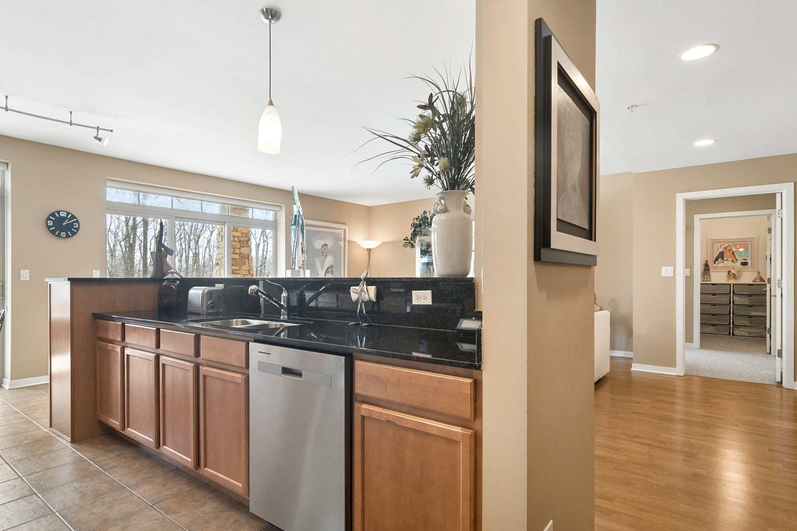 425 BENJAMIN Drive #202, Vernon Hills, IL 60061