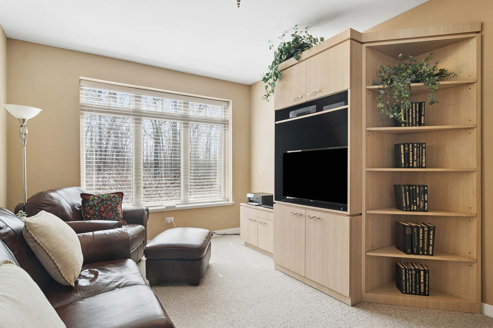 425 BENJAMIN Drive #202, Vernon Hills, IL 60061