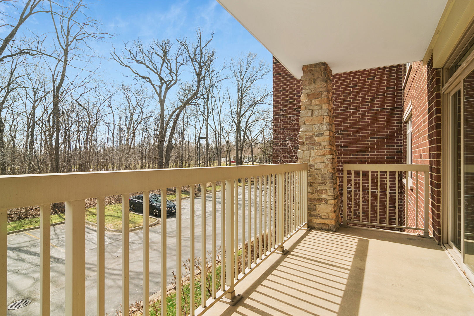 425 BENJAMIN Drive #202, Vernon Hills, IL 60061