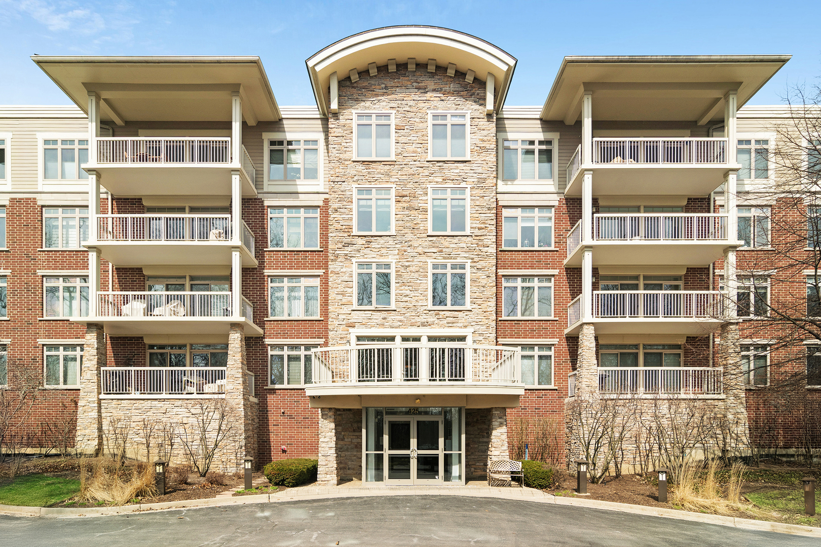 425 BENJAMIN Drive #202, Vernon Hills, IL 60061