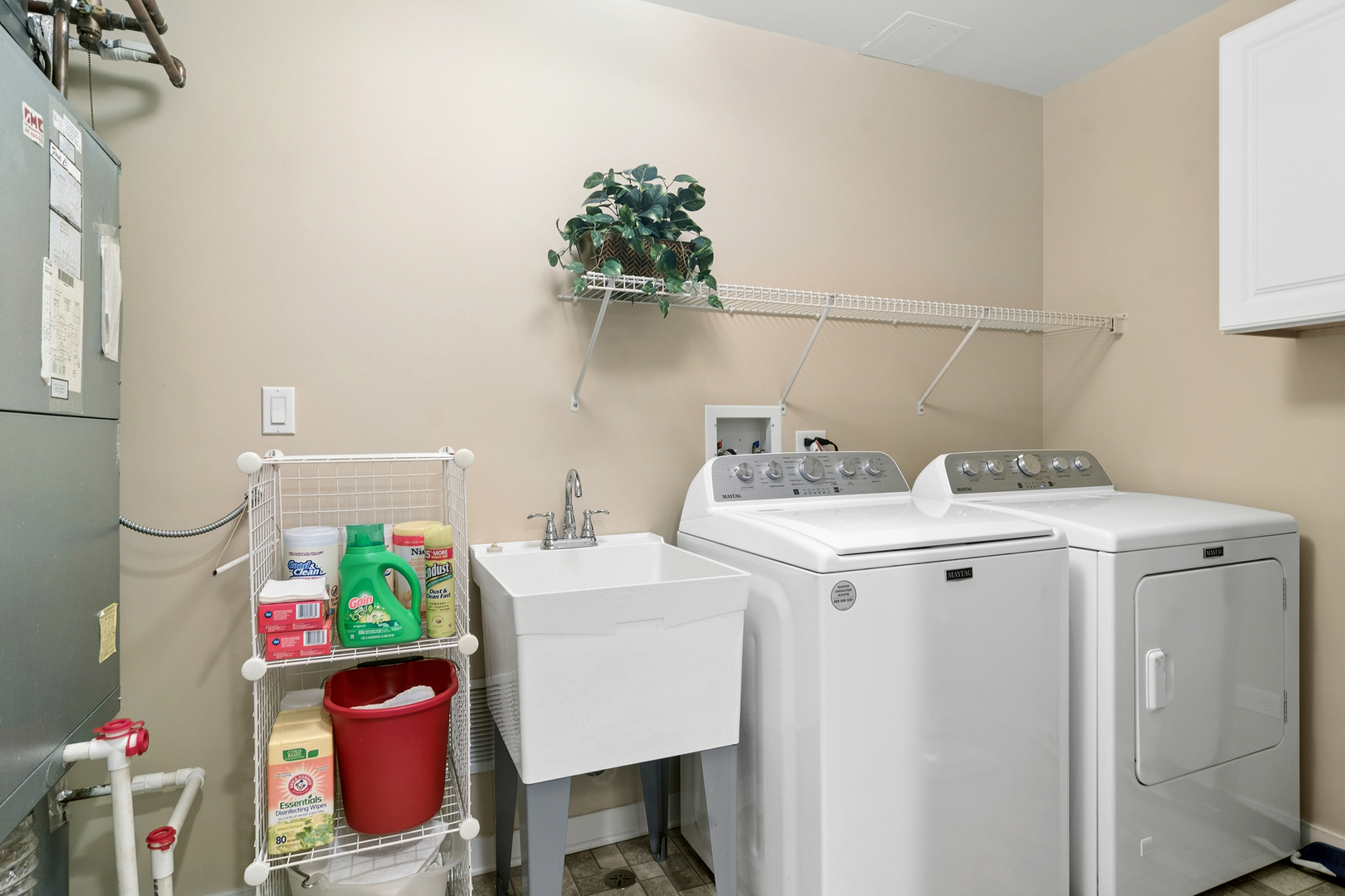 425 BENJAMIN Drive #202, Vernon Hills, IL 60061