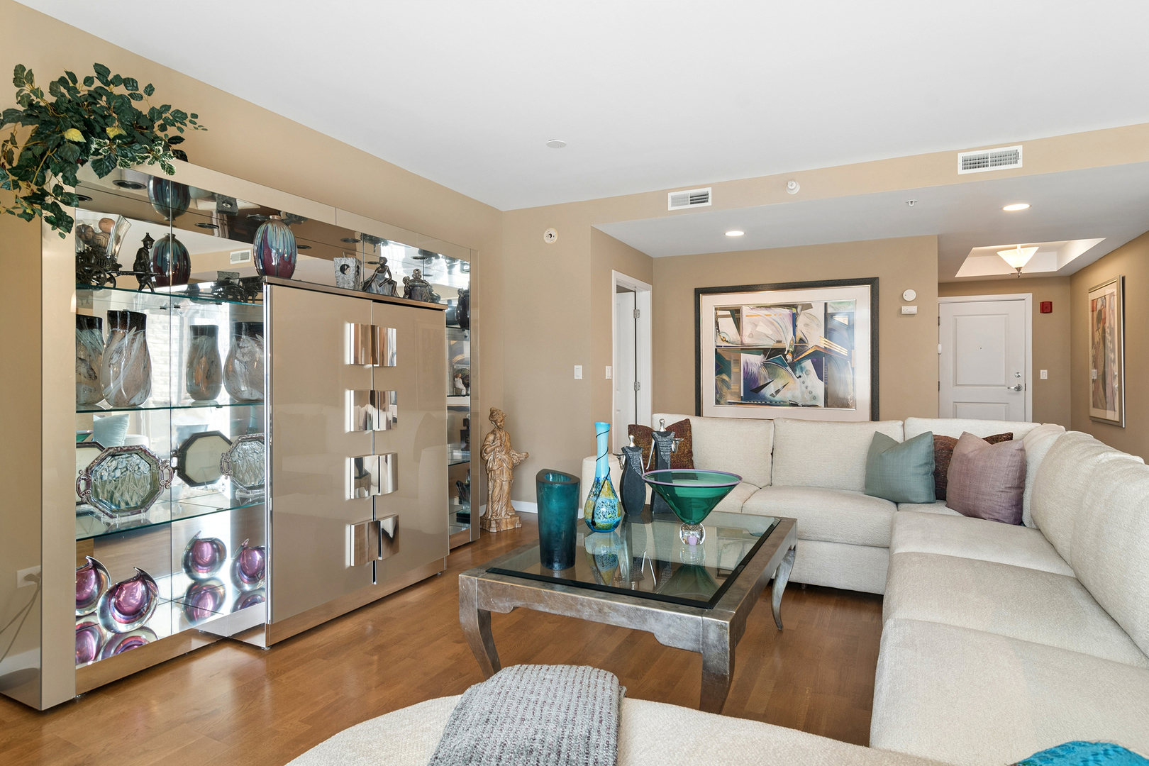 425 BENJAMIN Drive #202, Vernon Hills, IL 60061