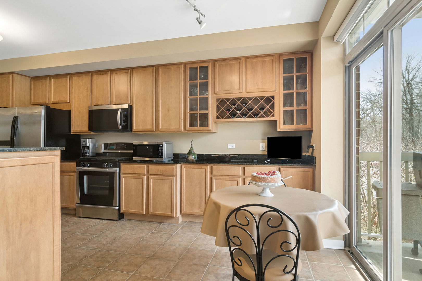 425 BENJAMIN Drive #202, Vernon Hills, IL 60061