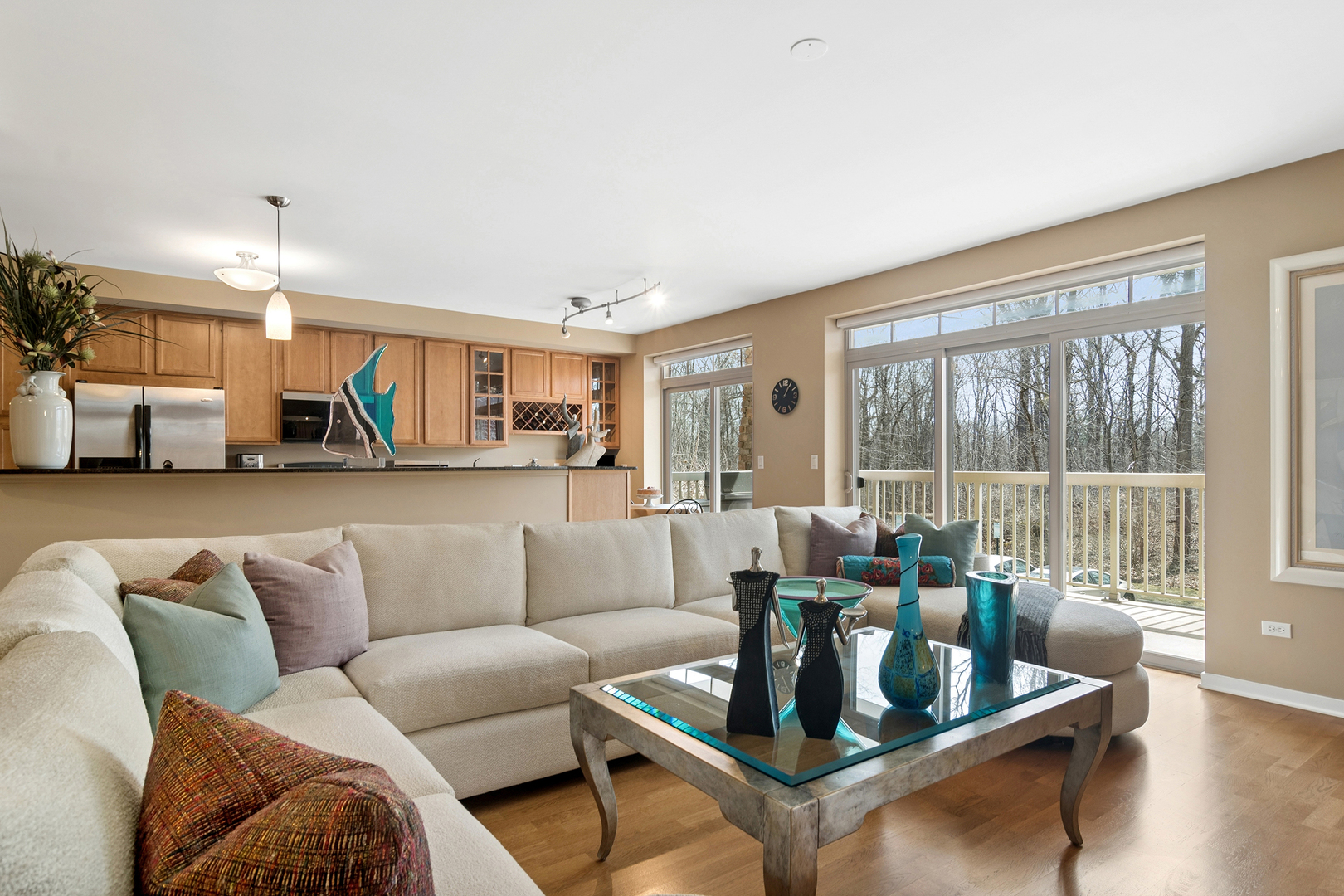 425 BENJAMIN Drive #202, Vernon Hills, IL 60061