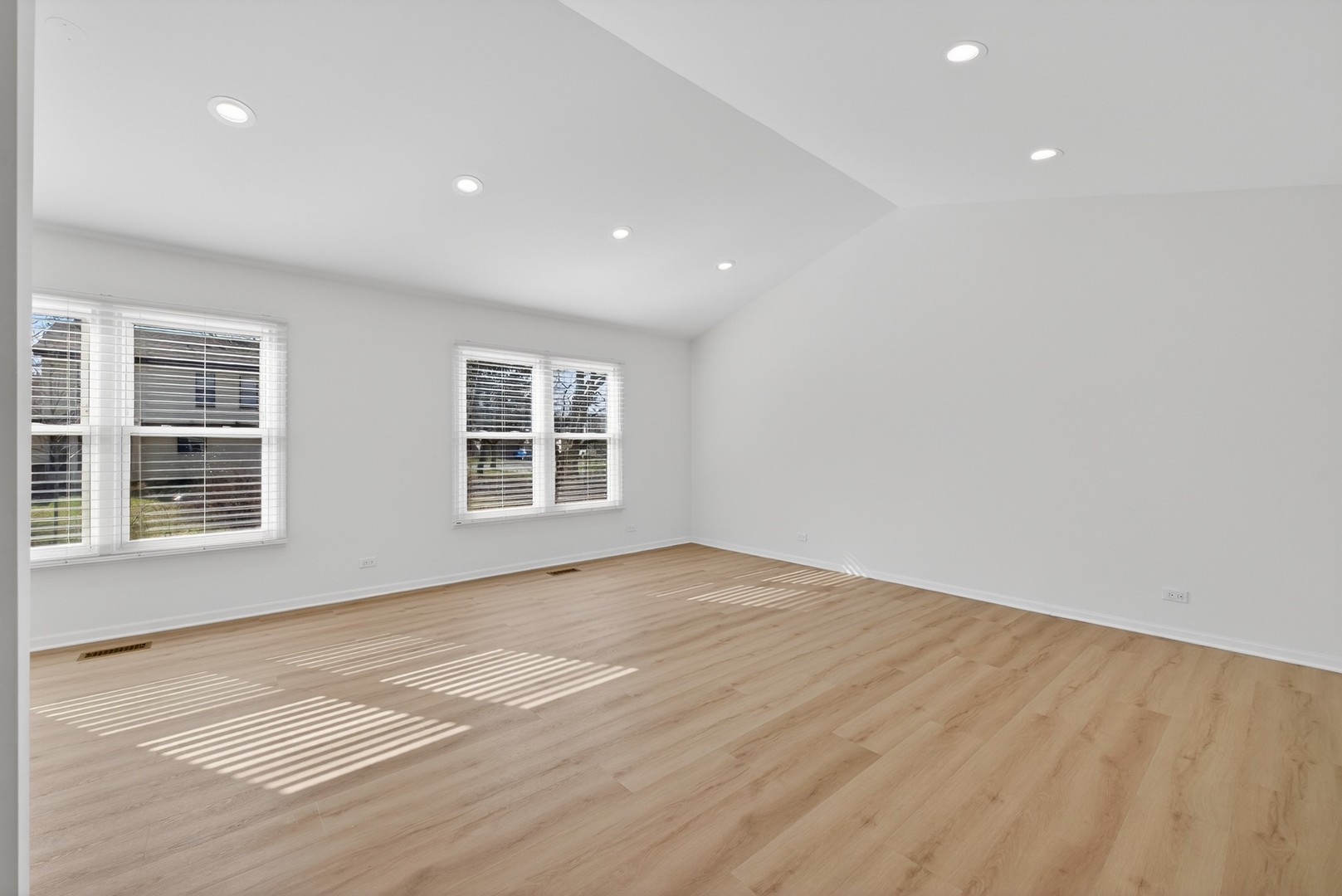 2301 Providence Court, Naperville, IL 60565