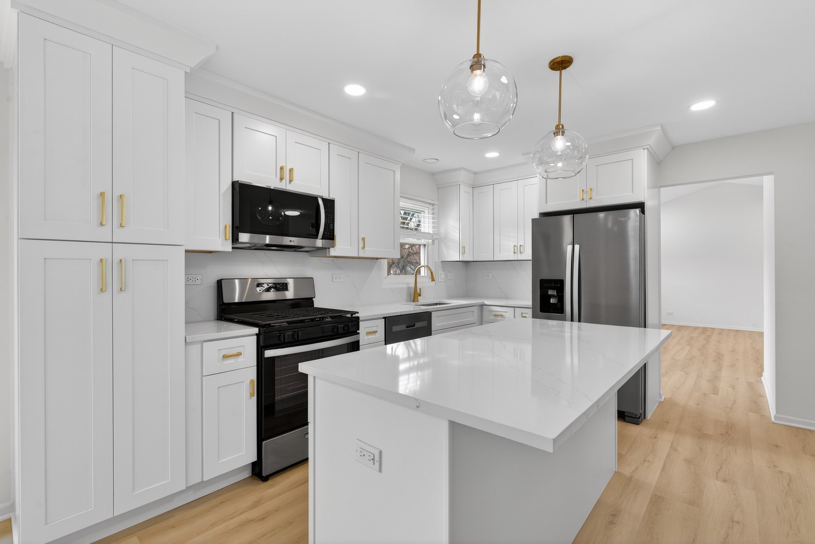 2301 Providence Court, Naperville, IL 60565