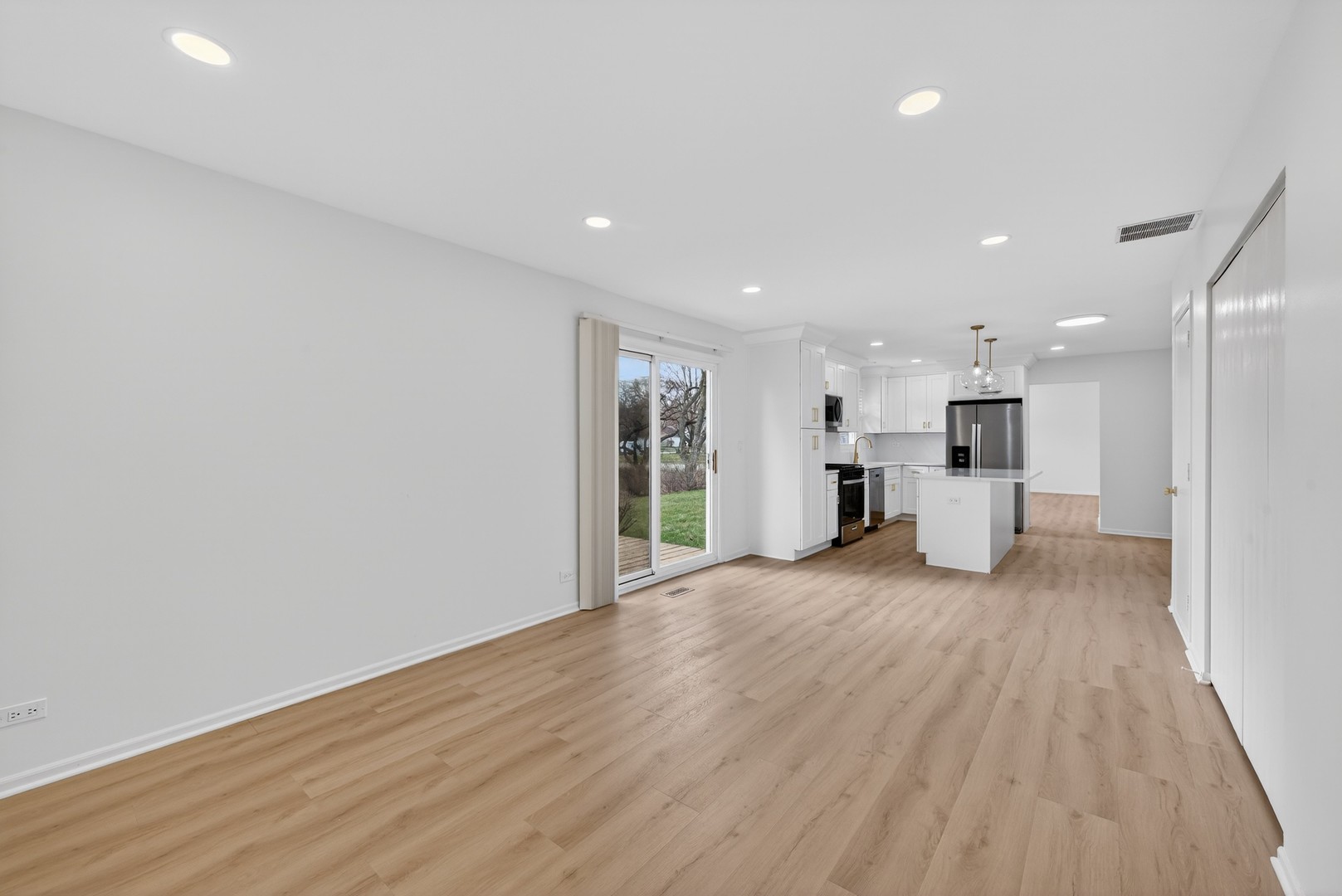 2301 Providence Court, Naperville, IL 60565