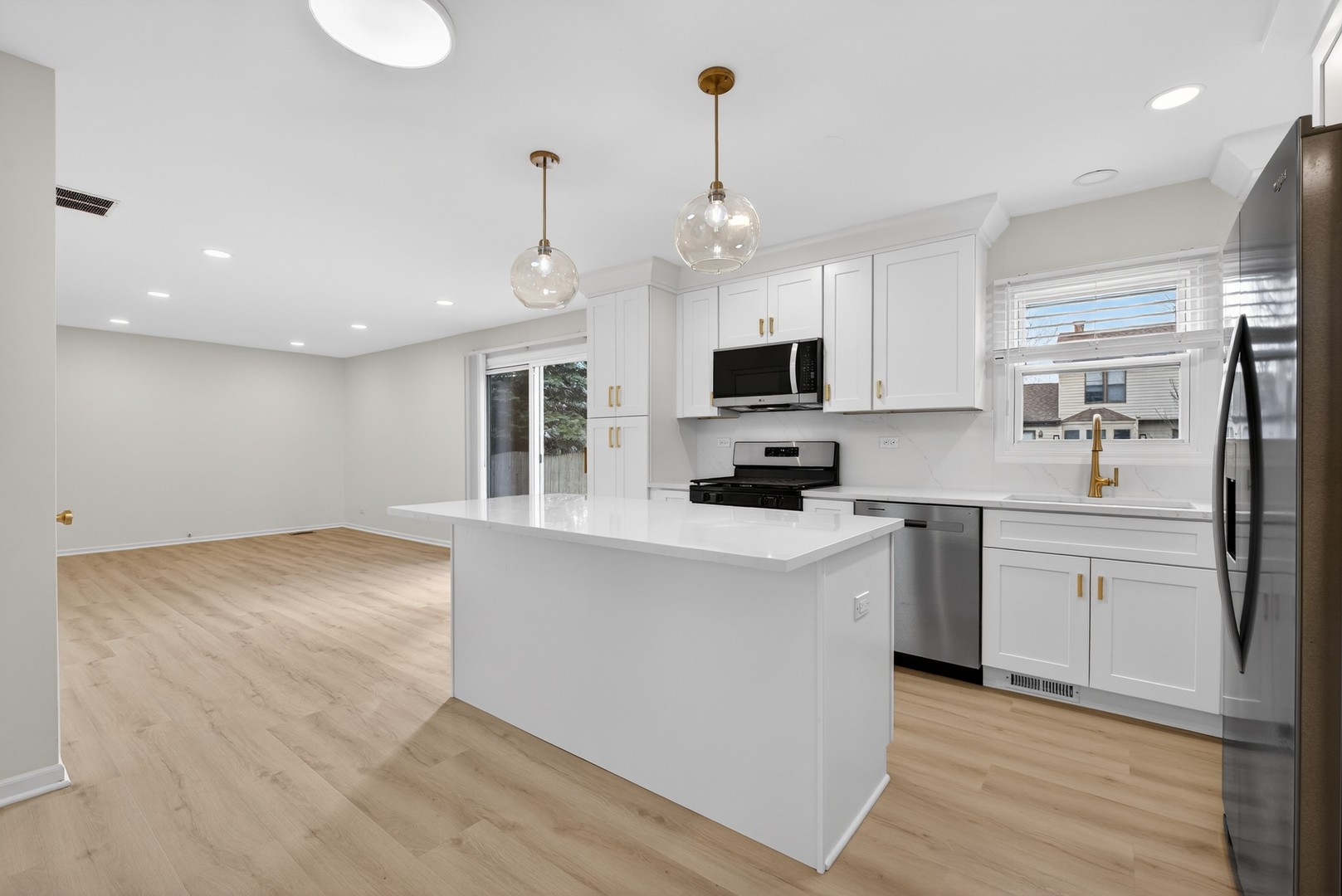 2301 Providence Court, Naperville, IL 60565