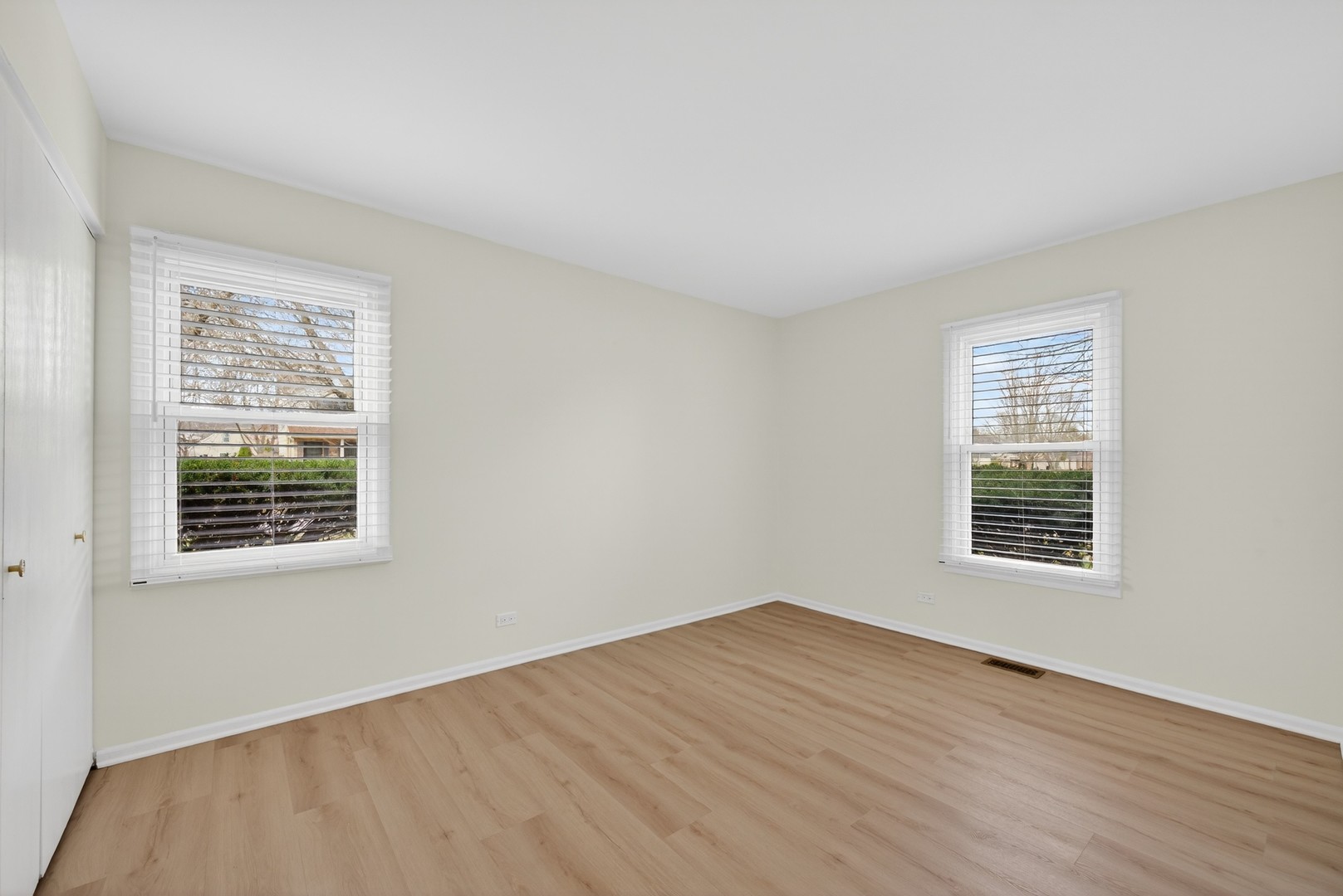 2301 Providence Court, Naperville, IL 60565