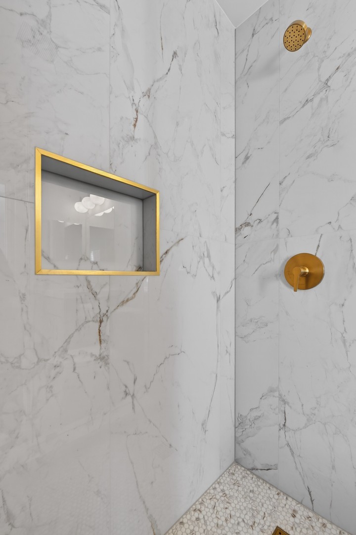 2301 Providence Court, Naperville, IL 60565