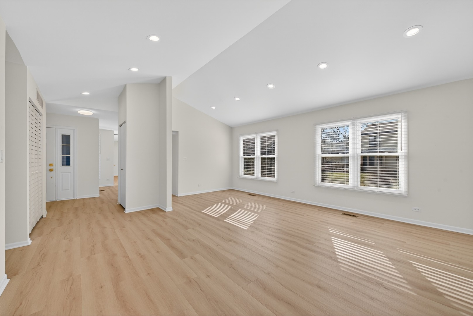 2301 Providence Court, Naperville, IL 60565