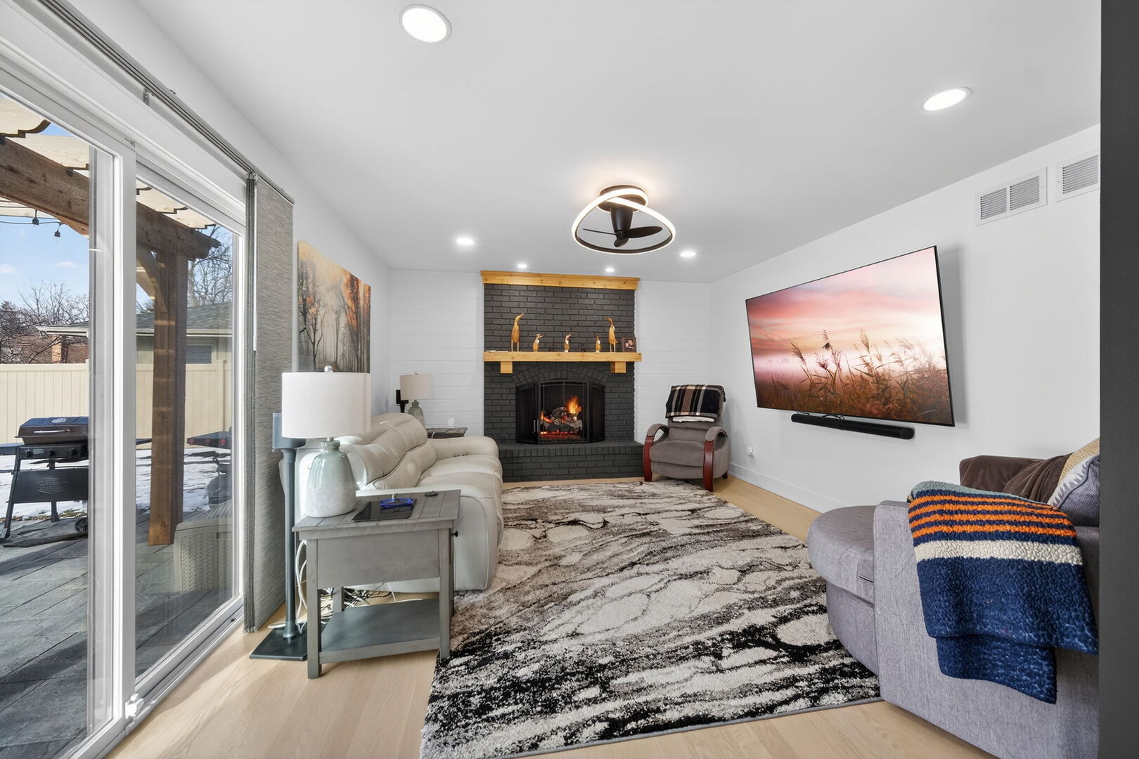 221 Olesen Drive, Naperville, IL 60540