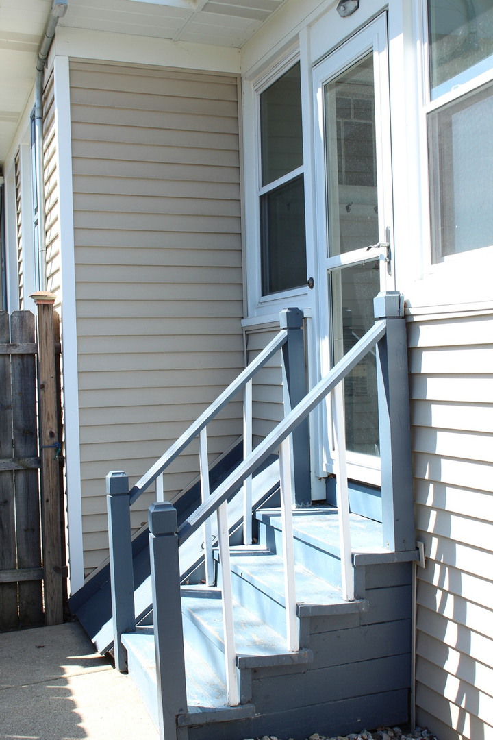 1503 Hickory Street, Waukegan, IL 60085