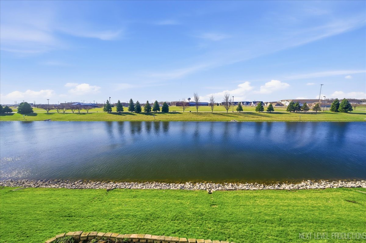 1742 Waters Edge Drive #1742, Minooka, IL 60447