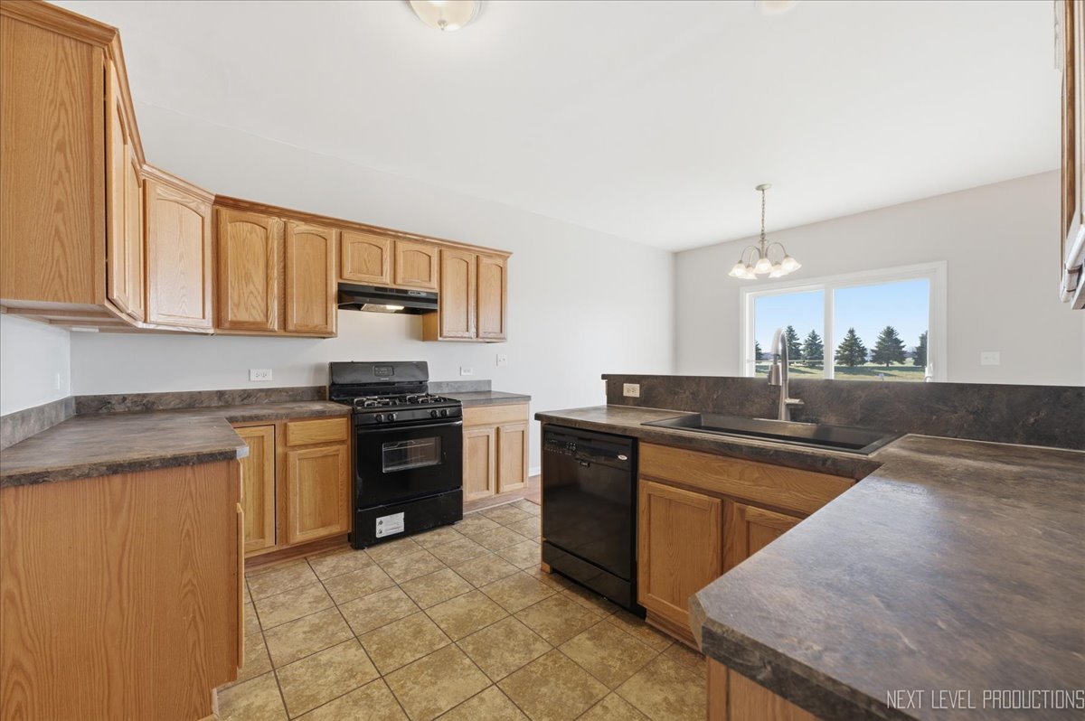 1742 Waters Edge Drive #1742, Minooka, IL 60447