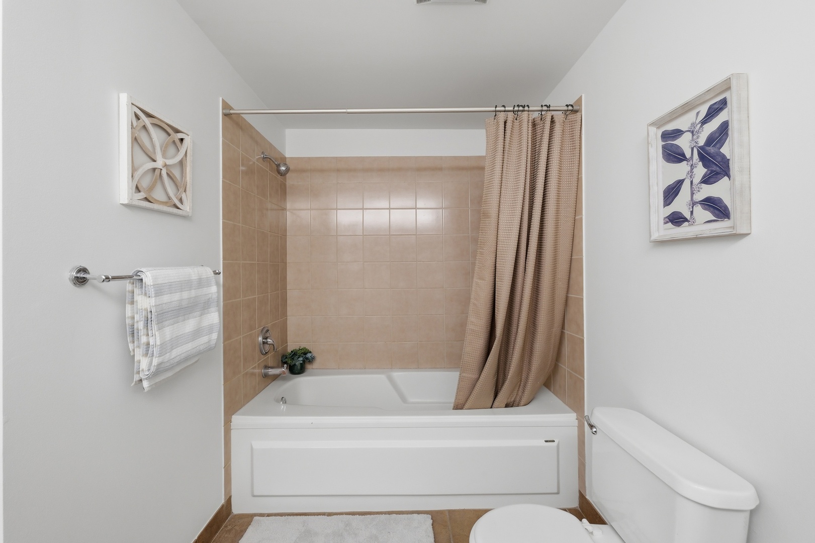 1735 W Diversey Parkway #409, Chicago, IL 60614