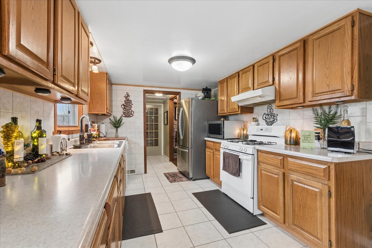 19216 John Kirkham Drive, Romeoville, IL 60446