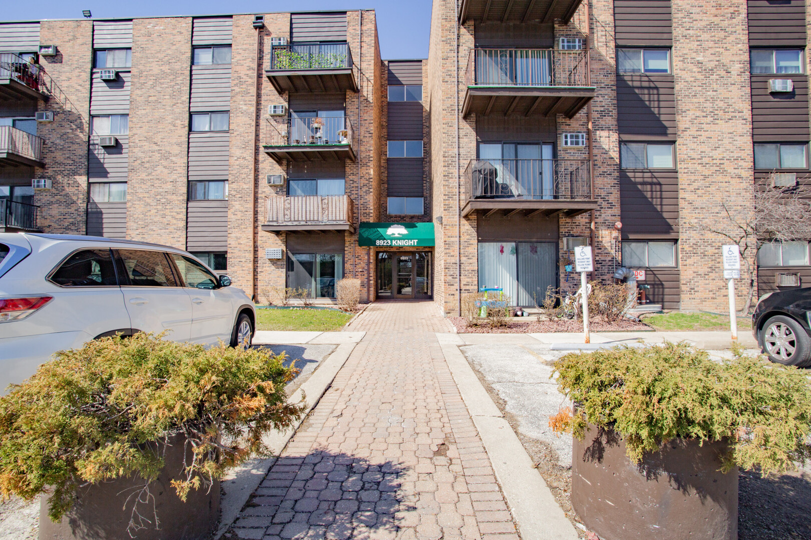 Des Plaines, IL 60016