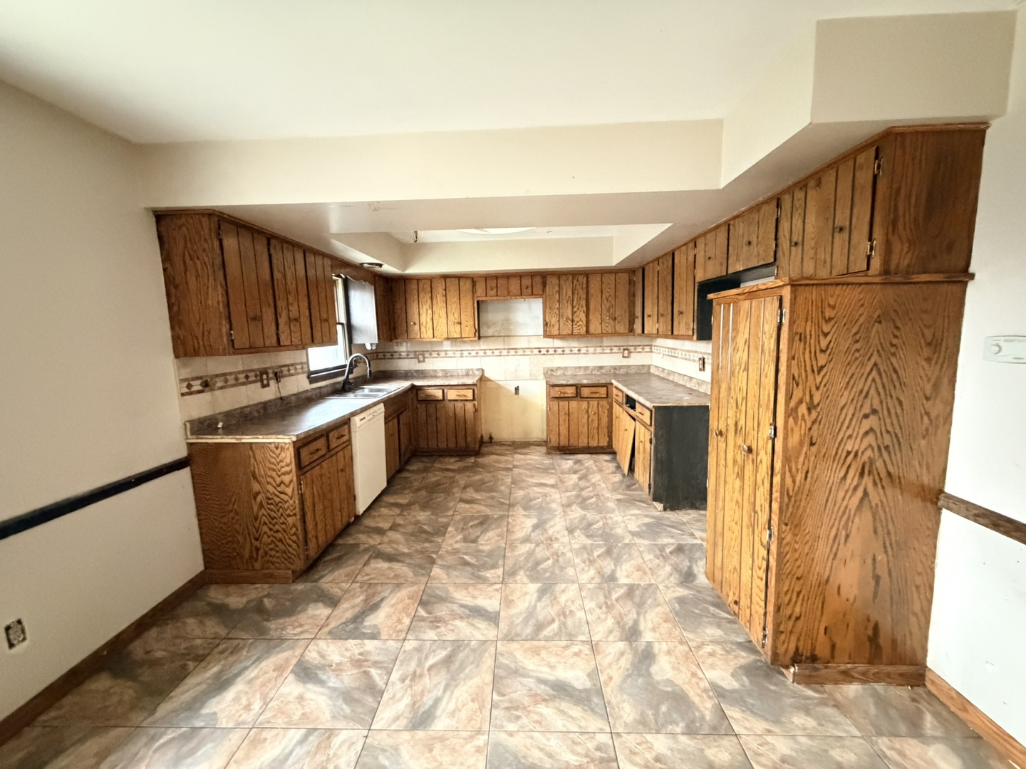 516 Ca Crest Drive, Shorewood, IL 60404