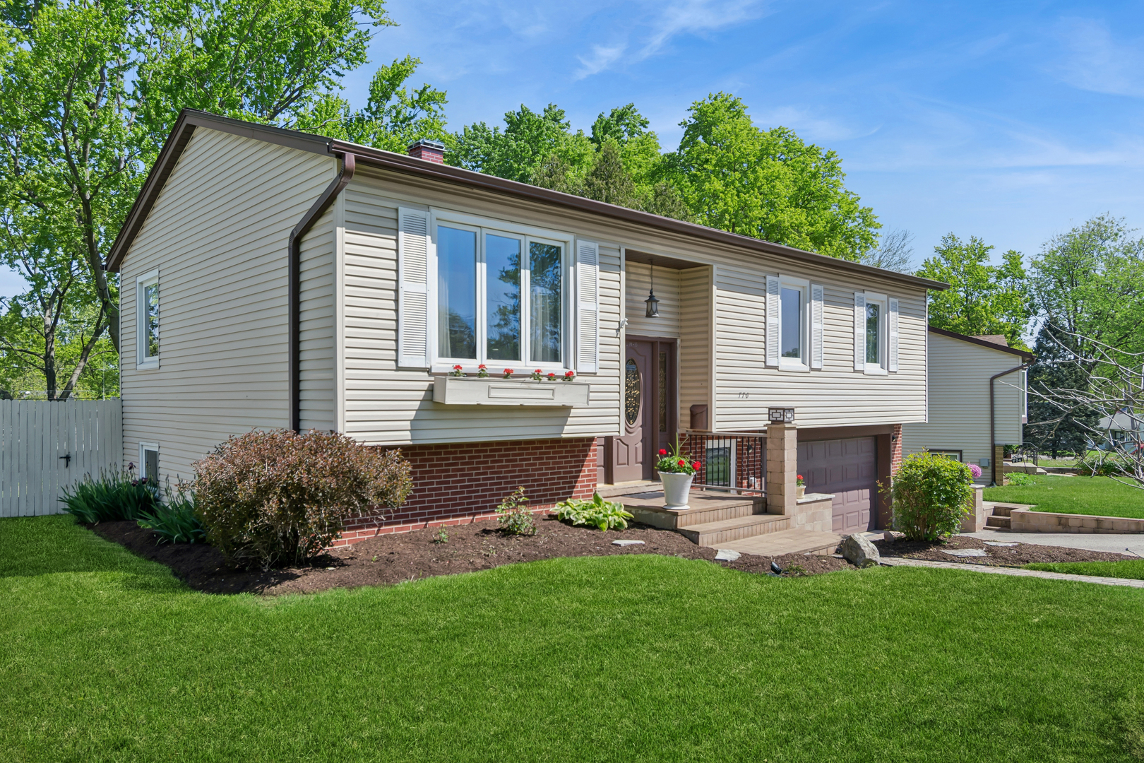 770 Easy Street, Glendale Heights, IL 60139