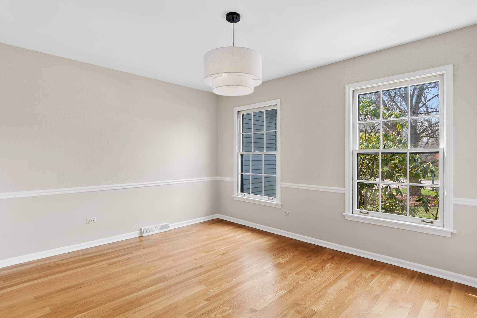 1620 Fairway Lane, Naperville, IL 60565