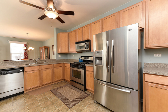 161 Springbrook Trail, Oswego, IL 60543