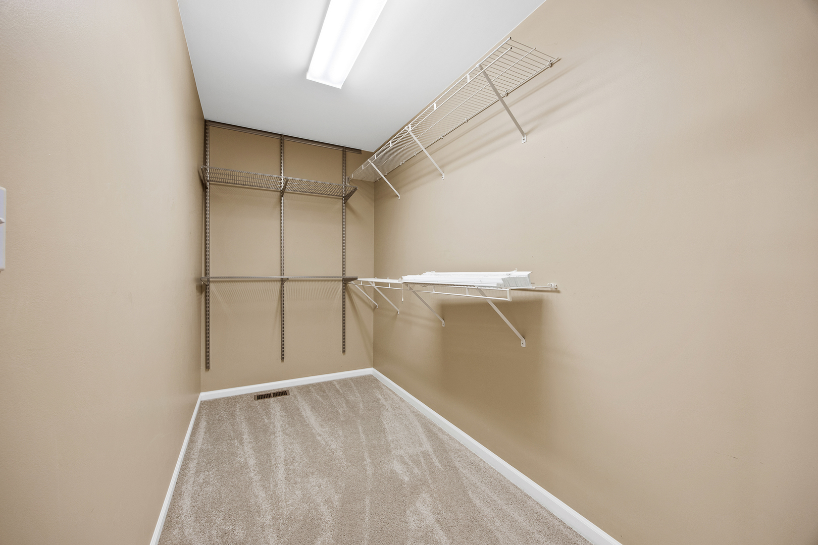 6 CATALPA Court, Bolingbrook, IL 60490