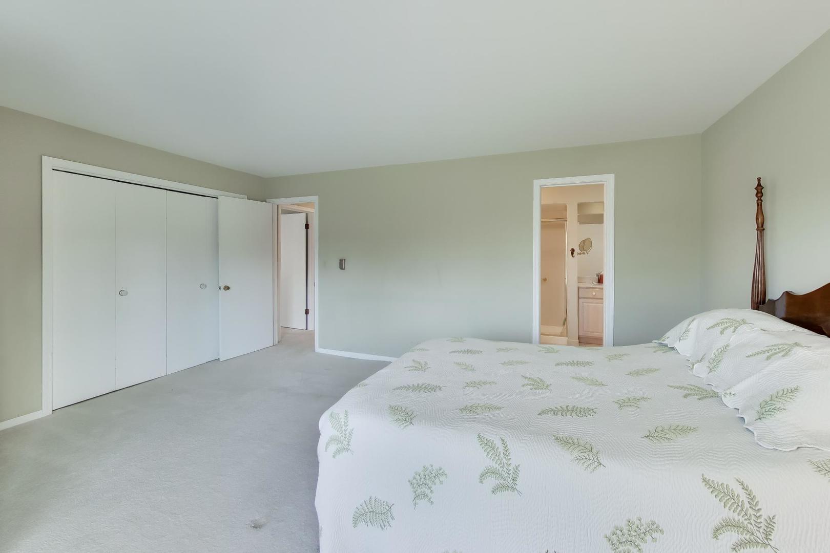 400 Ascot Drive #1M, Park Ridge, IL 60068