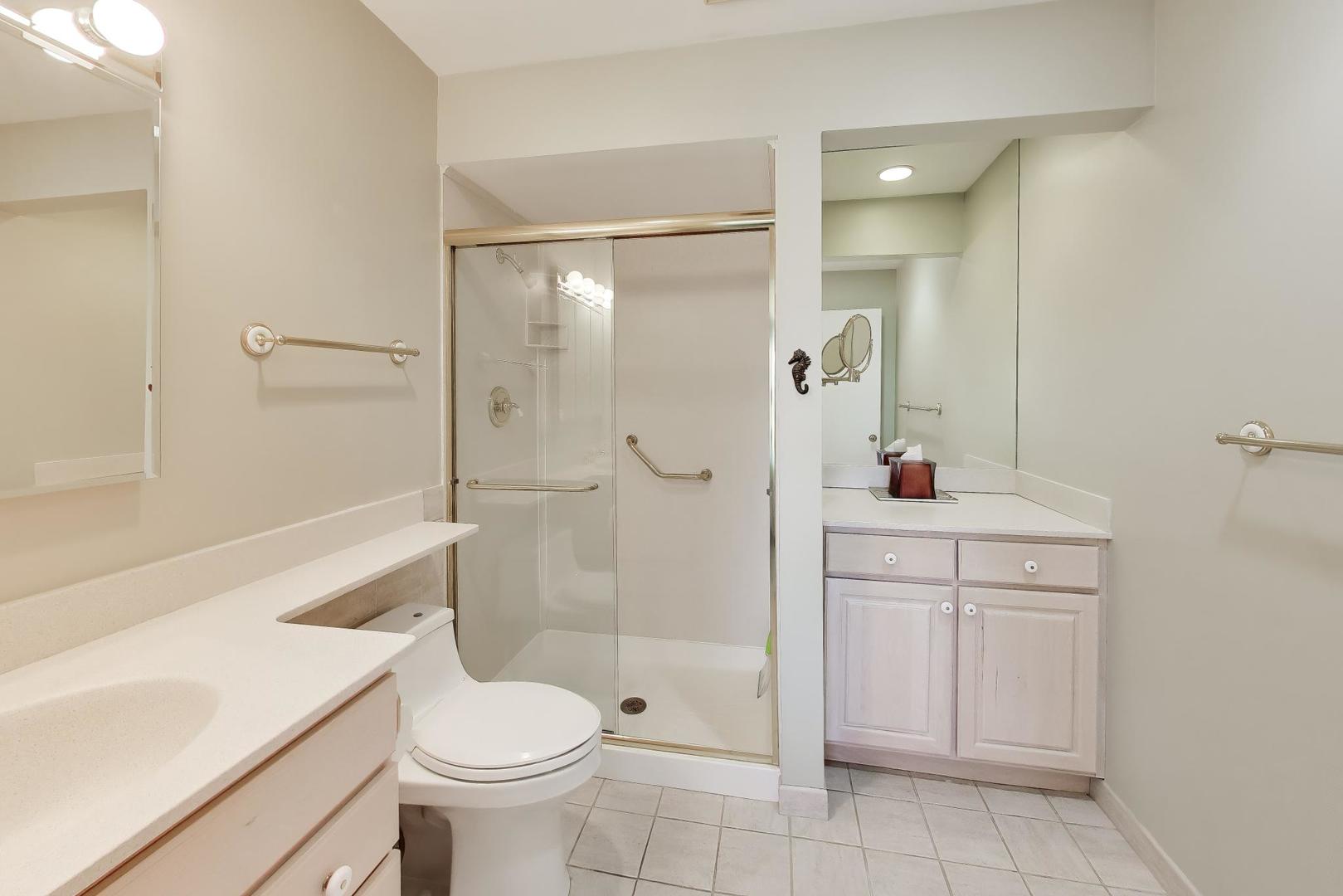 400 Ascot Drive #1M, Park Ridge, IL 60068