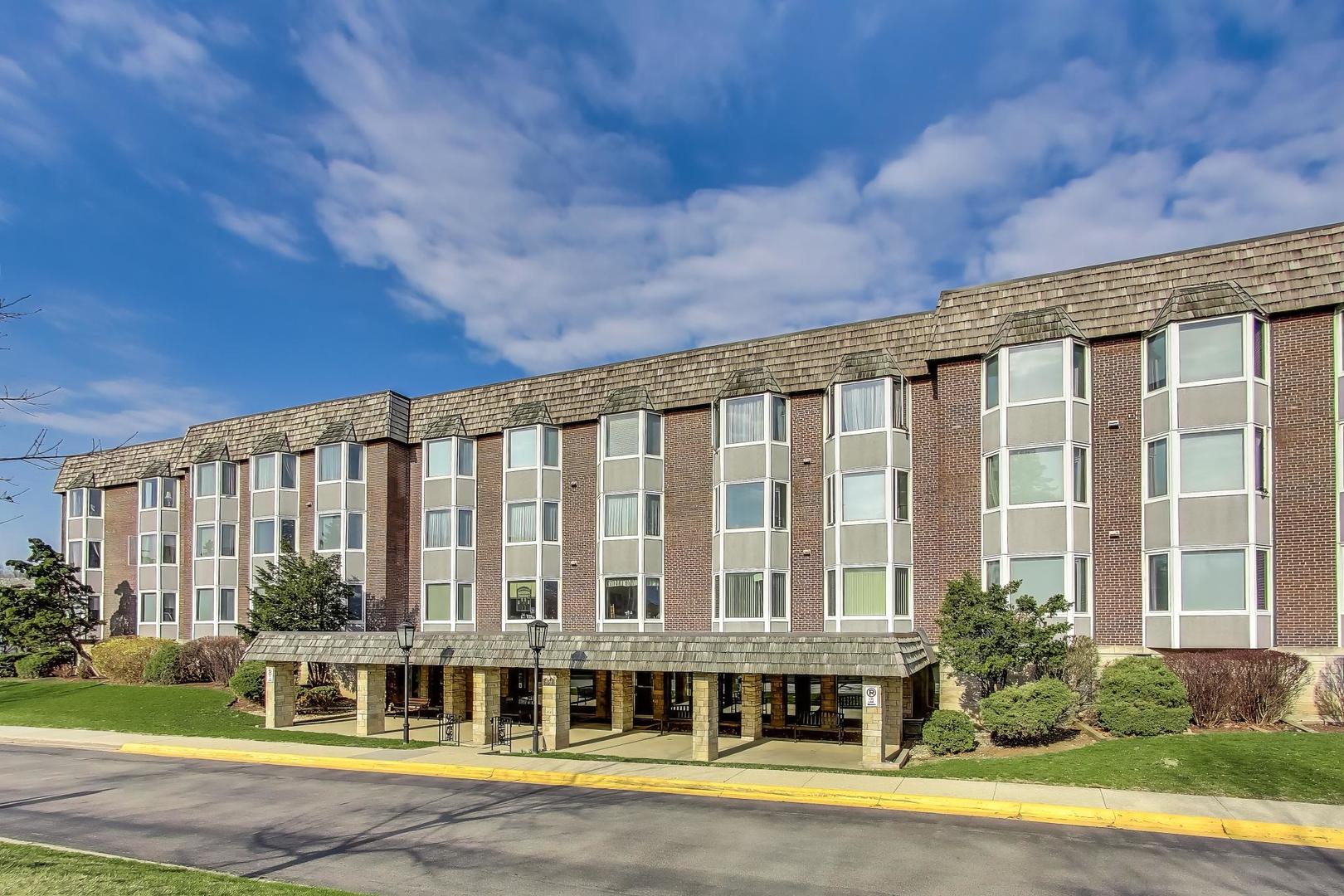 400 Ascot Drive #1M, Park Ridge, IL 60068