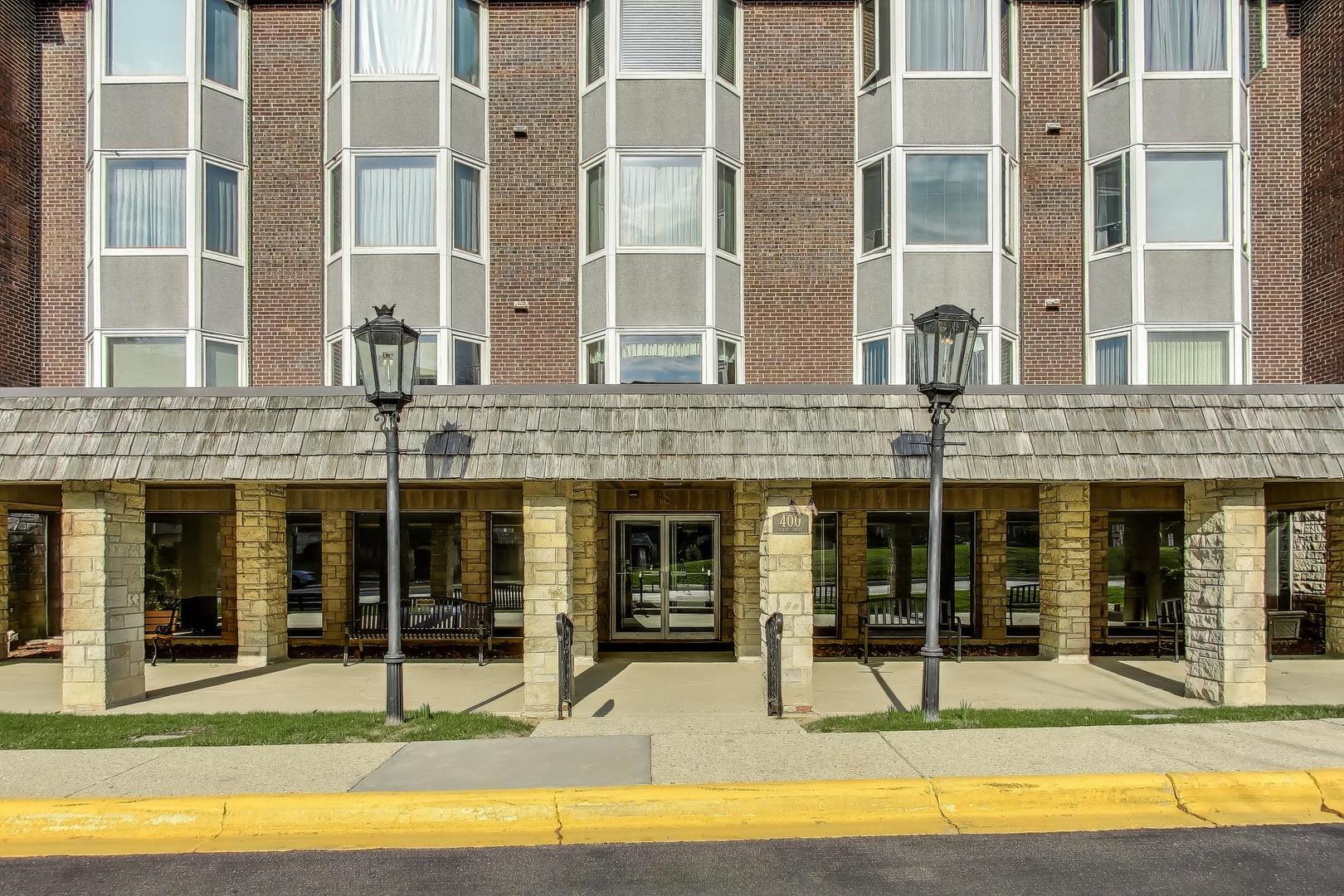 400 Ascot Drive #1M, Park Ridge, IL 60068