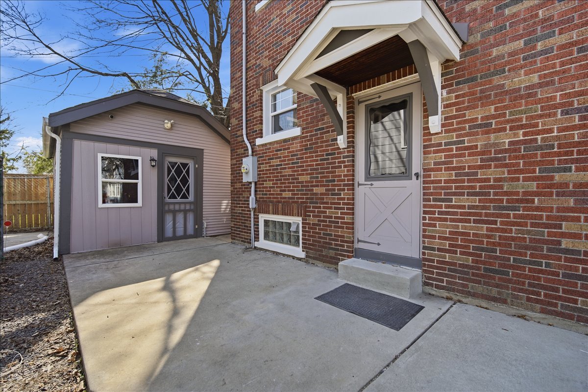 503 E Chestnut Street, Bloomington, IL 61701