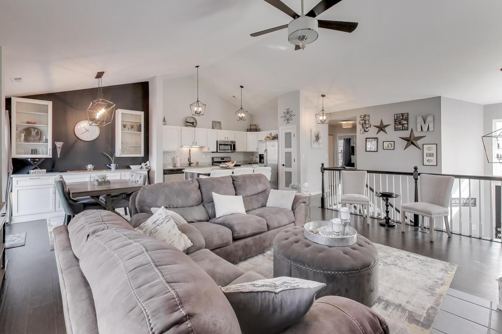 2325 Georgetown Circle, Aurora, IL 60503