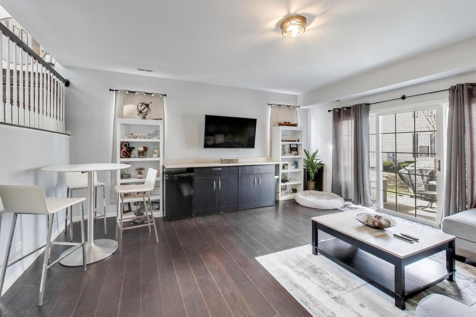 2325 Georgetown Circle, Aurora, IL 60503