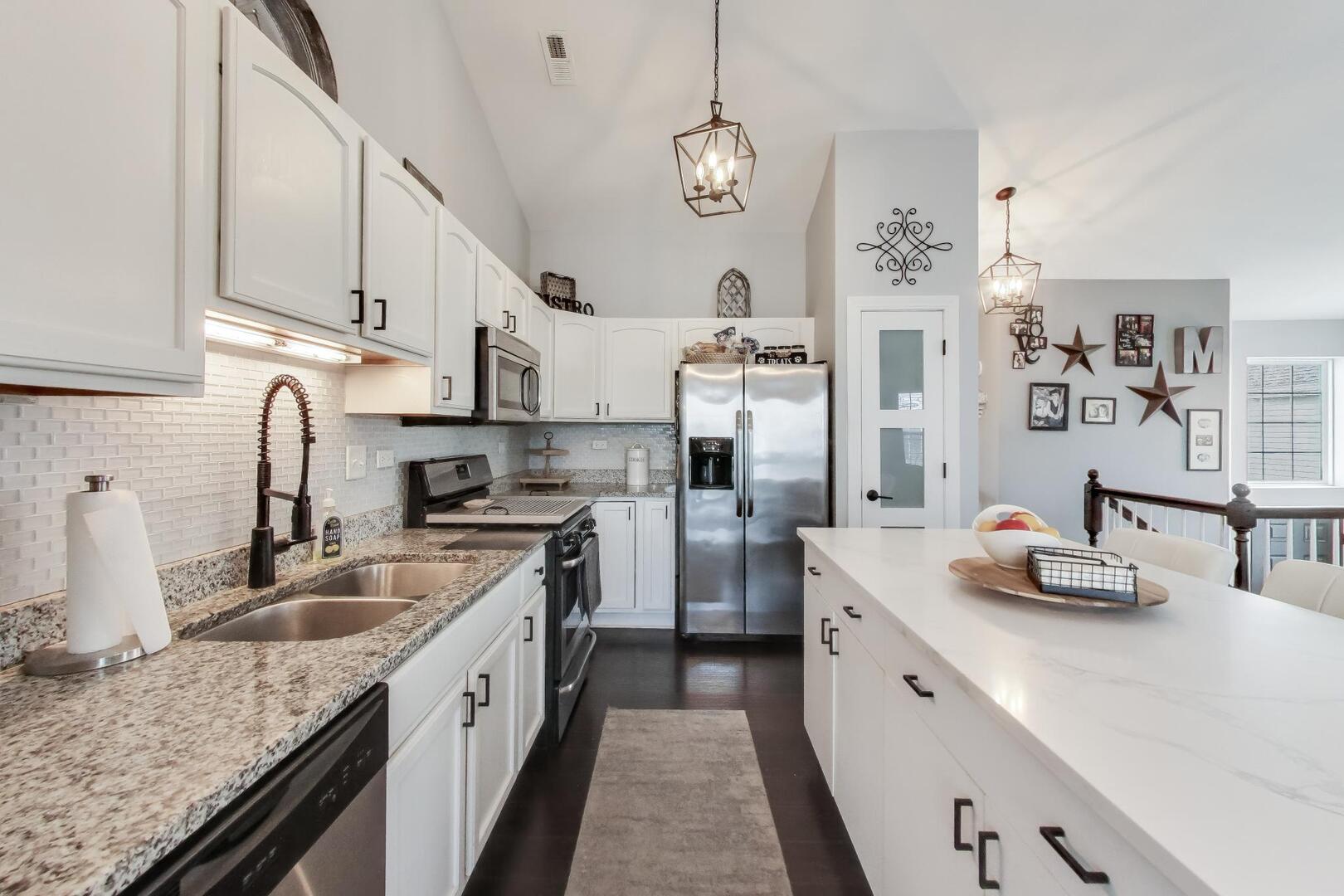 2325 Georgetown Circle, Aurora, IL 60503