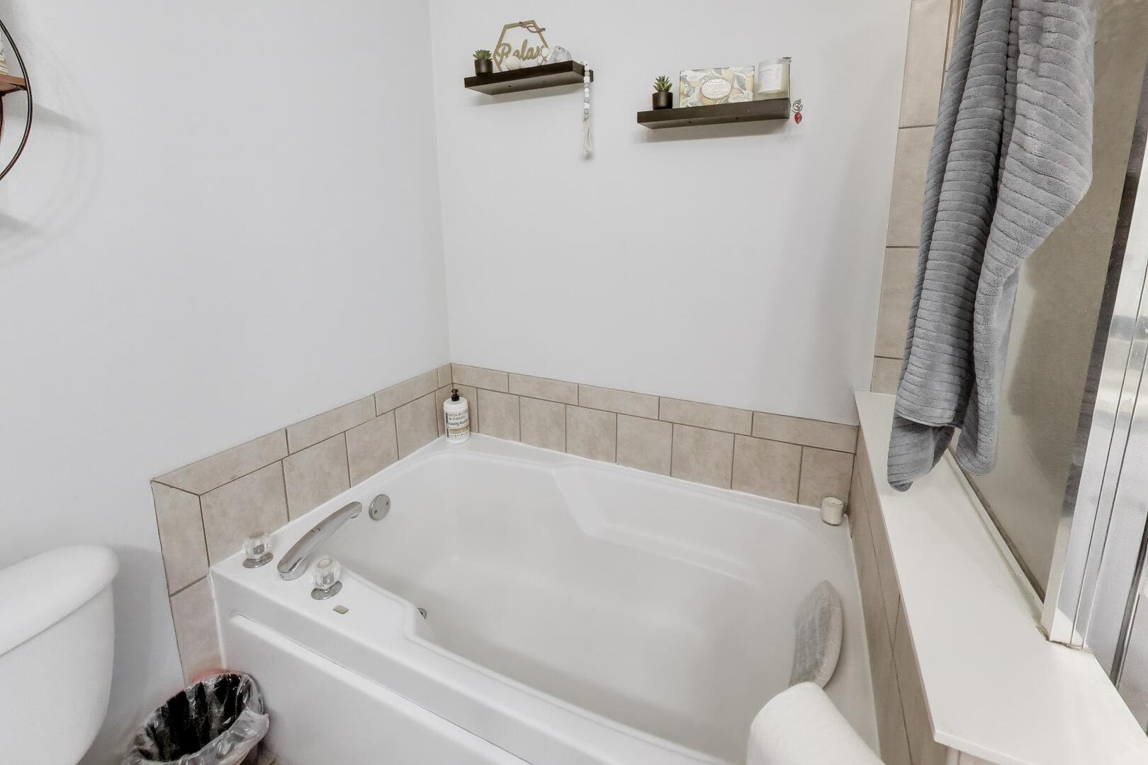 2325 Georgetown Circle, Aurora, IL 60503