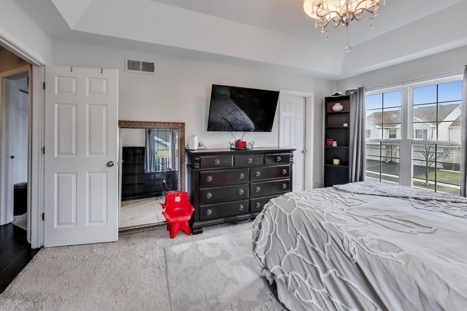 2325 Georgetown Circle, Aurora, IL 60503