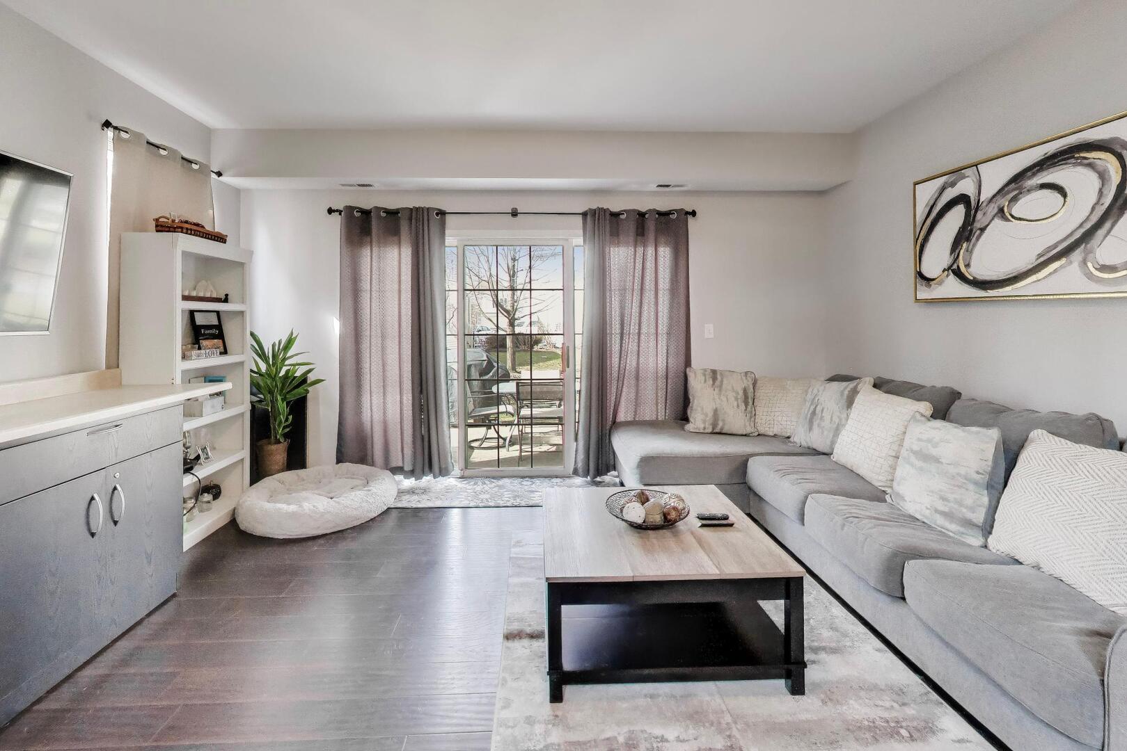 2325 Georgetown Circle, Aurora, IL 60503