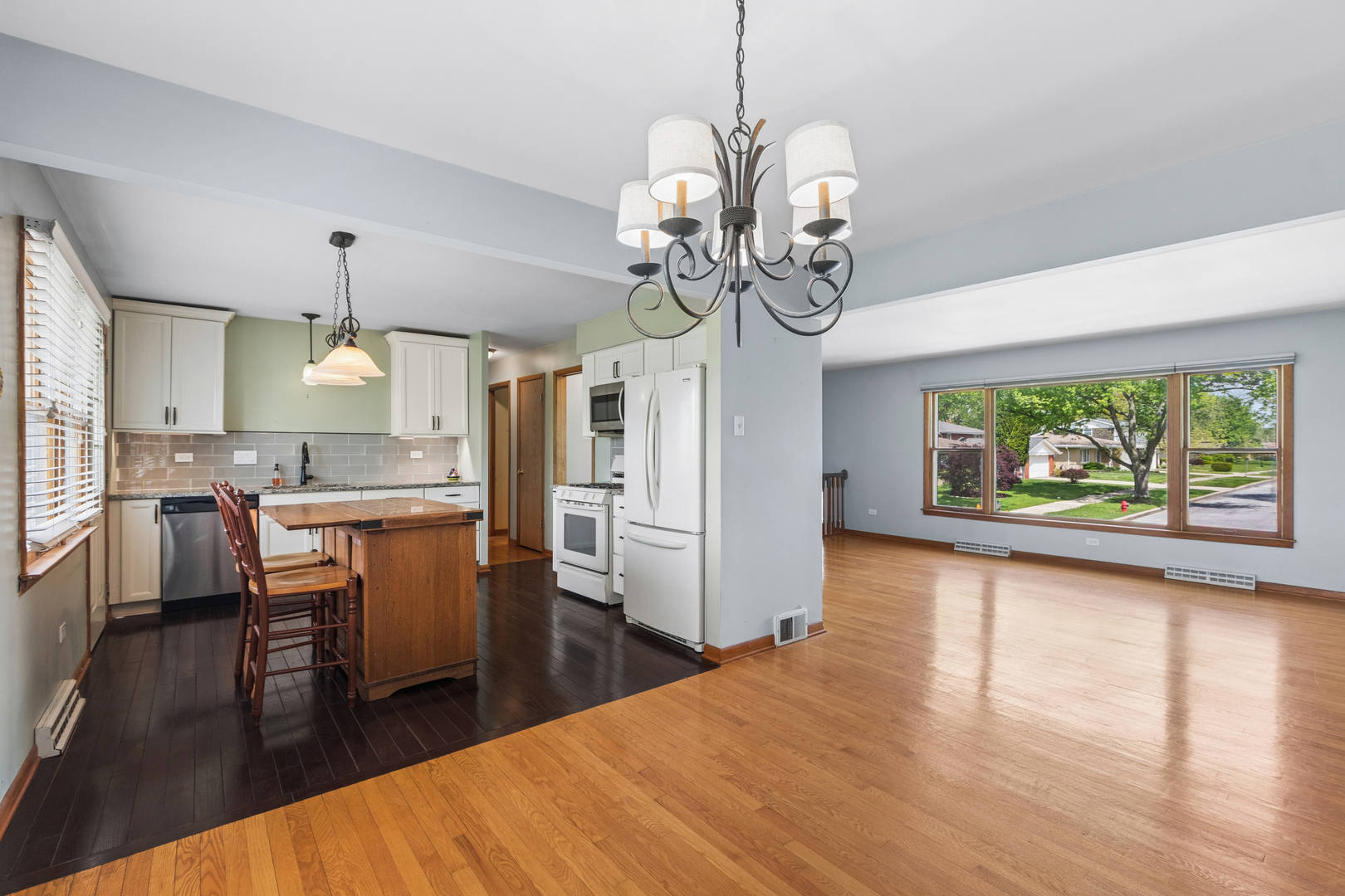 1259 Heather Road, Homewood, IL 60430