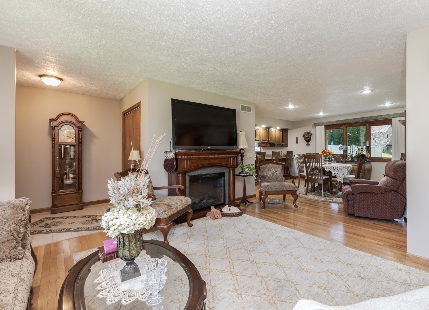 9305 Regal Court, Bloomington, IL 61705