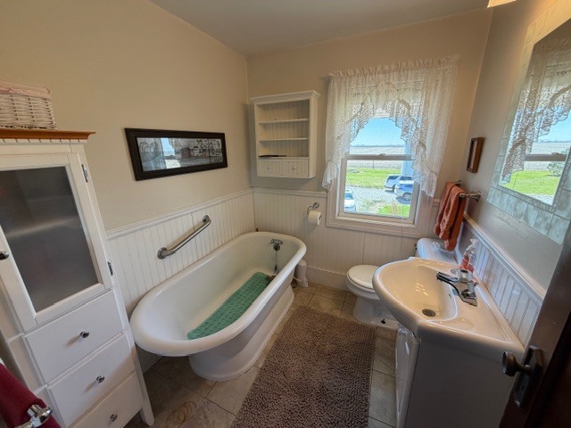 915 E Emery Road, Maroa, IL 61756