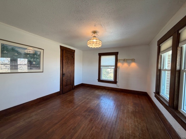 915 E Emery Road, Maroa, IL 61756