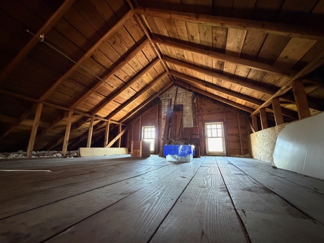 915 E Emery Road, Maroa, IL 61756