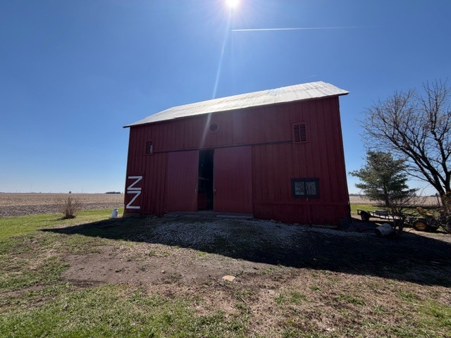 915 E Emery Road, Maroa, IL 61756