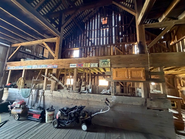 915 E Emery Road, Maroa, IL 61756