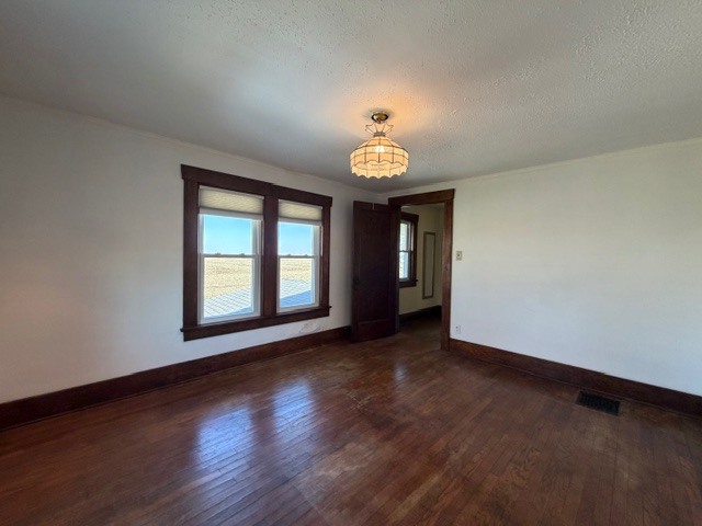 915 E Emery Road, Maroa, IL 61756