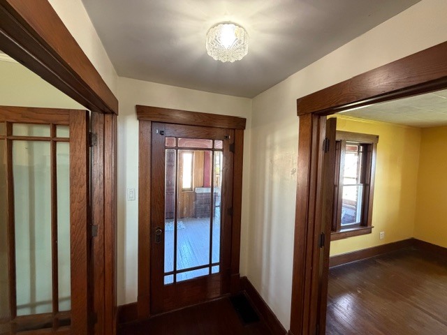 915 E Emery Road, Maroa, IL 61756