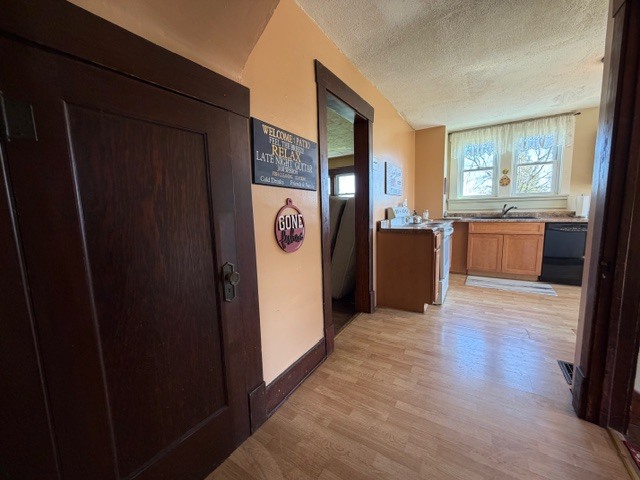 915 E Emery Road, Maroa, IL 61756