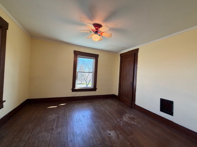 915 E Emery Road, Maroa, IL 61756